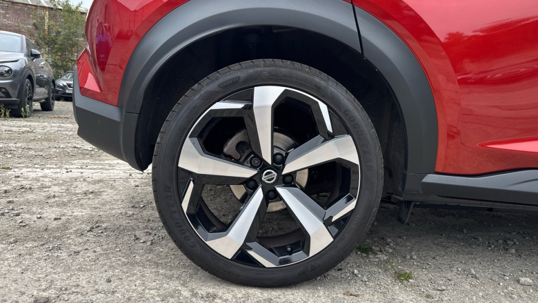 Nissan Juke 1.0 DiG-T 114 Tekna 5dr Petrol Hatchback